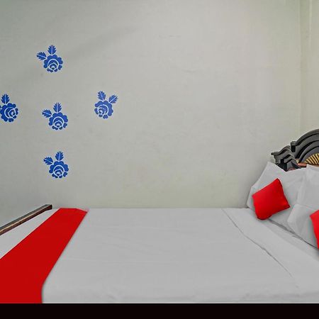 Hotel Oyo Flagship 81051 Sri Sai Manikanta à Haïdarabad Extérieur photo