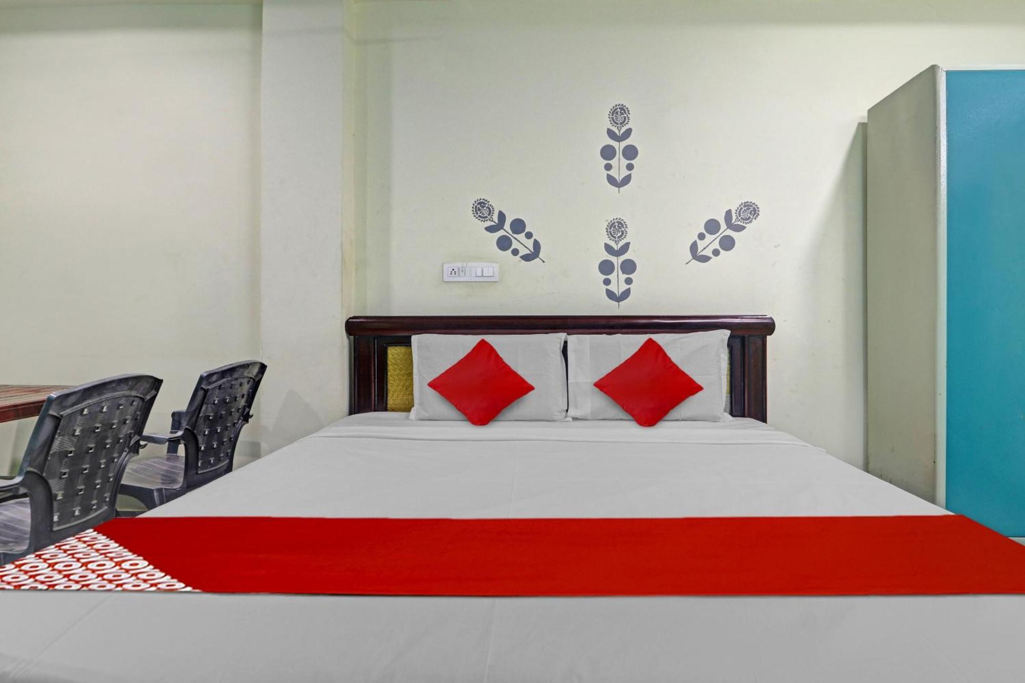 Hotel Oyo Flagship 81051 Sri Sai Manikanta à Haïdarabad Extérieur photo