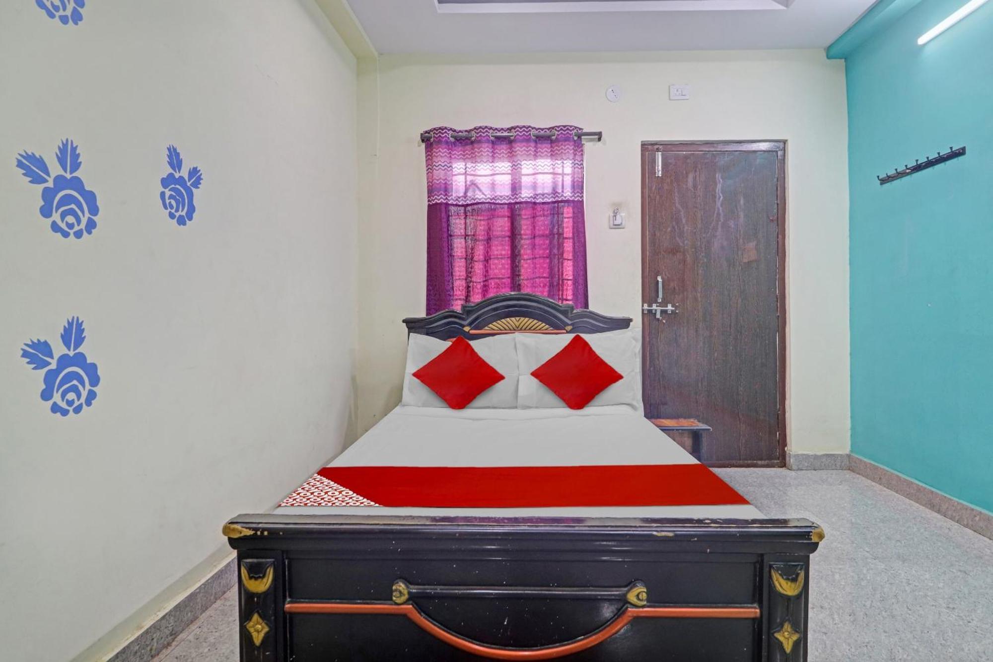 Hotel Oyo Flagship 81051 Sri Sai Manikanta à Haïdarabad Extérieur photo