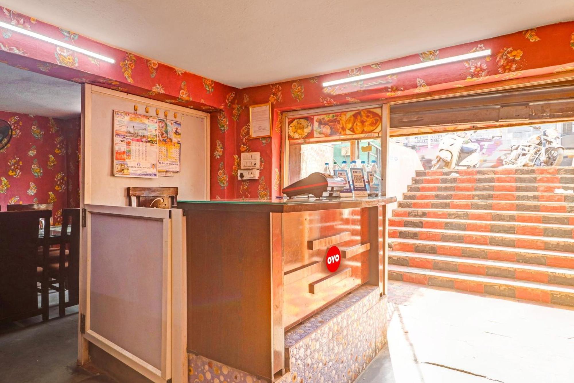 Hotel Oyo Flagship 81051 Sri Sai Manikanta à Haïdarabad Extérieur photo