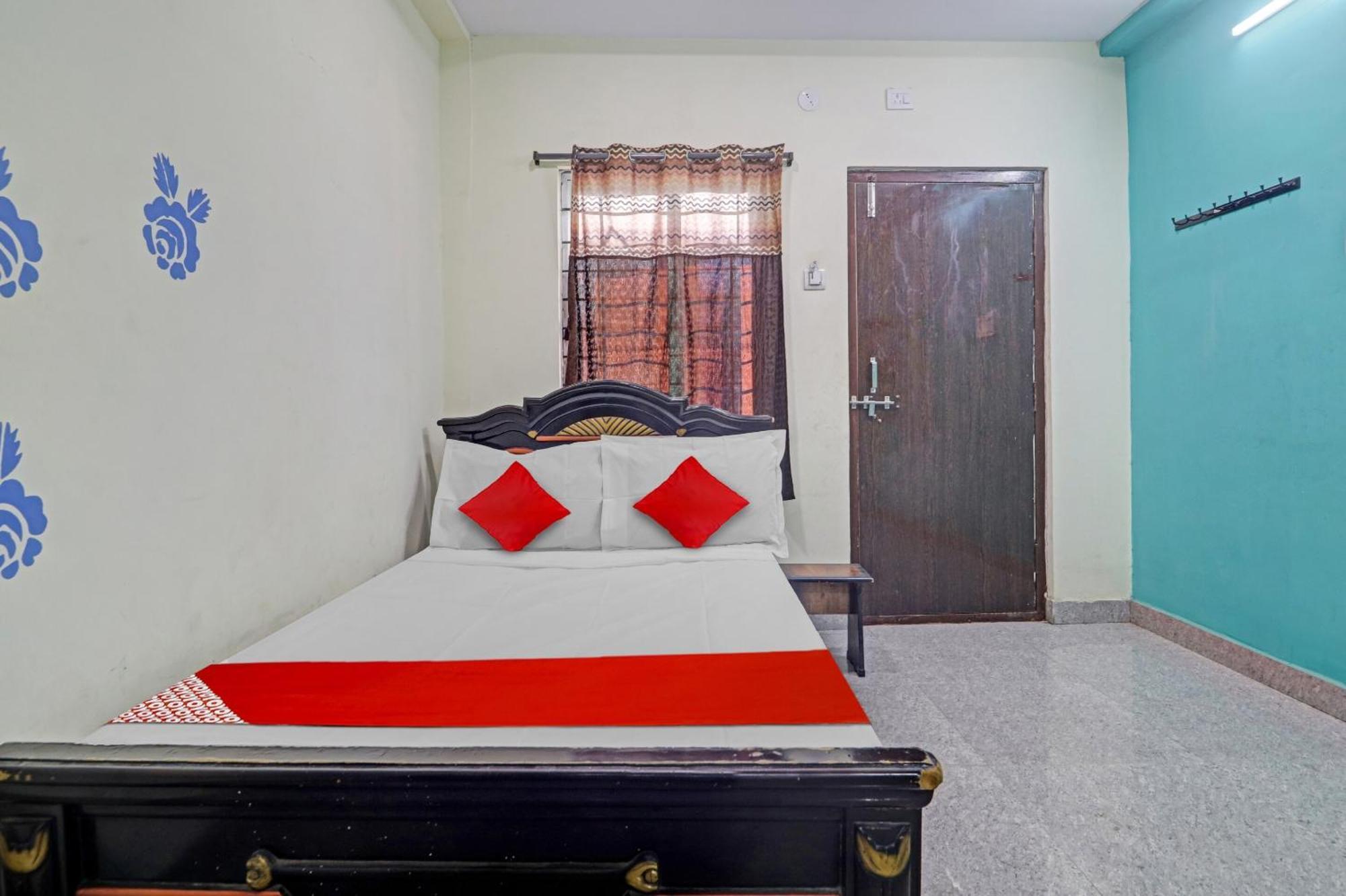 Hotel Oyo Flagship 81051 Sri Sai Manikanta à Haïdarabad Extérieur photo