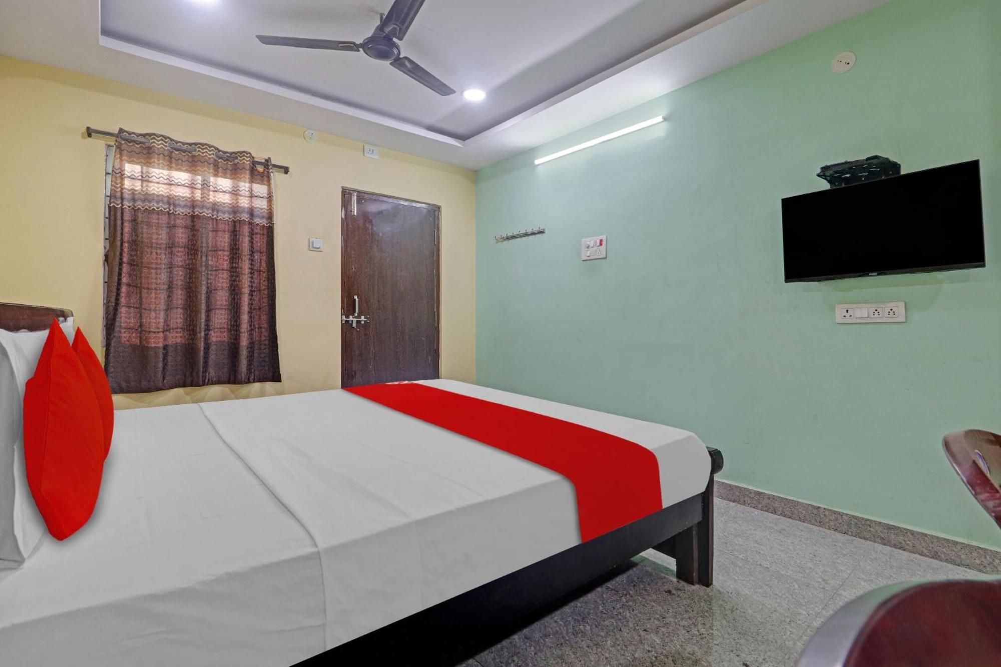 Hotel Oyo Flagship 81051 Sri Sai Manikanta à Haïdarabad Extérieur photo