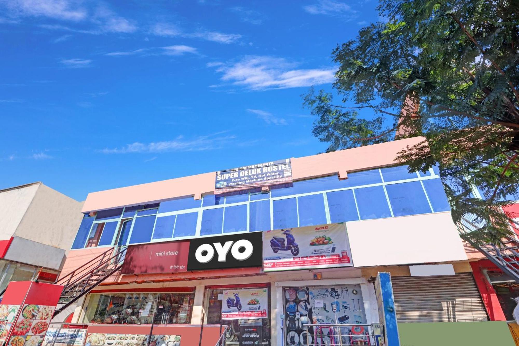Hotel Oyo Flagship 81051 Sri Sai Manikanta à Haïdarabad Extérieur photo